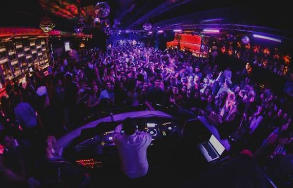 San Valentín en la Discoteca Cats Madrid. Romance y diversión que no te puedes perder