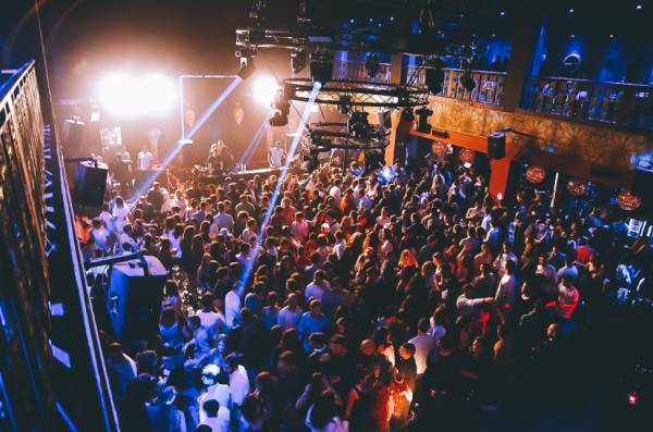 Fiesta San Valentín Discoteca Terraza Kumarah Madrid