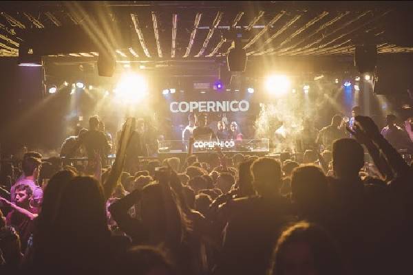 Fiesta Domingo Copernico Madrid