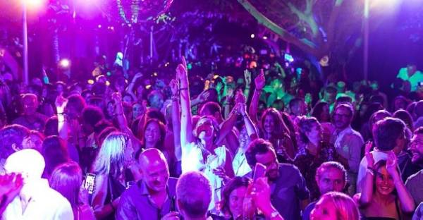 Fiesta Noche Vieja Sala Cats