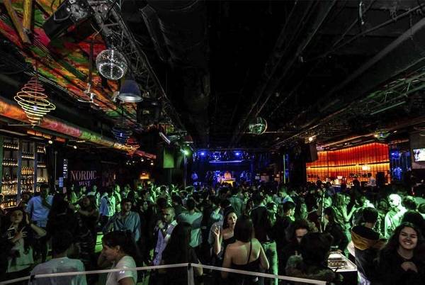 Fiesta Domingos en Sala Cats