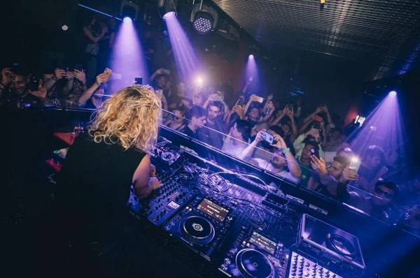 Fista NocheVieja discoteca The Bassement