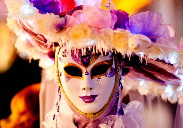 Carnavales en Discoteca Nuit. Disfraces, colores, alegría y mucha diversión. La mejor fiesta de Carnaval